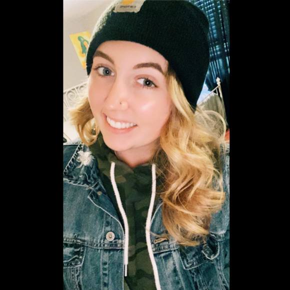 Meet your Posher, Randi - Picture 1 of 1